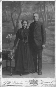 F08 Echtpaar Gerrit Rossel en Hanna Arfman of Ruesink ca 1925